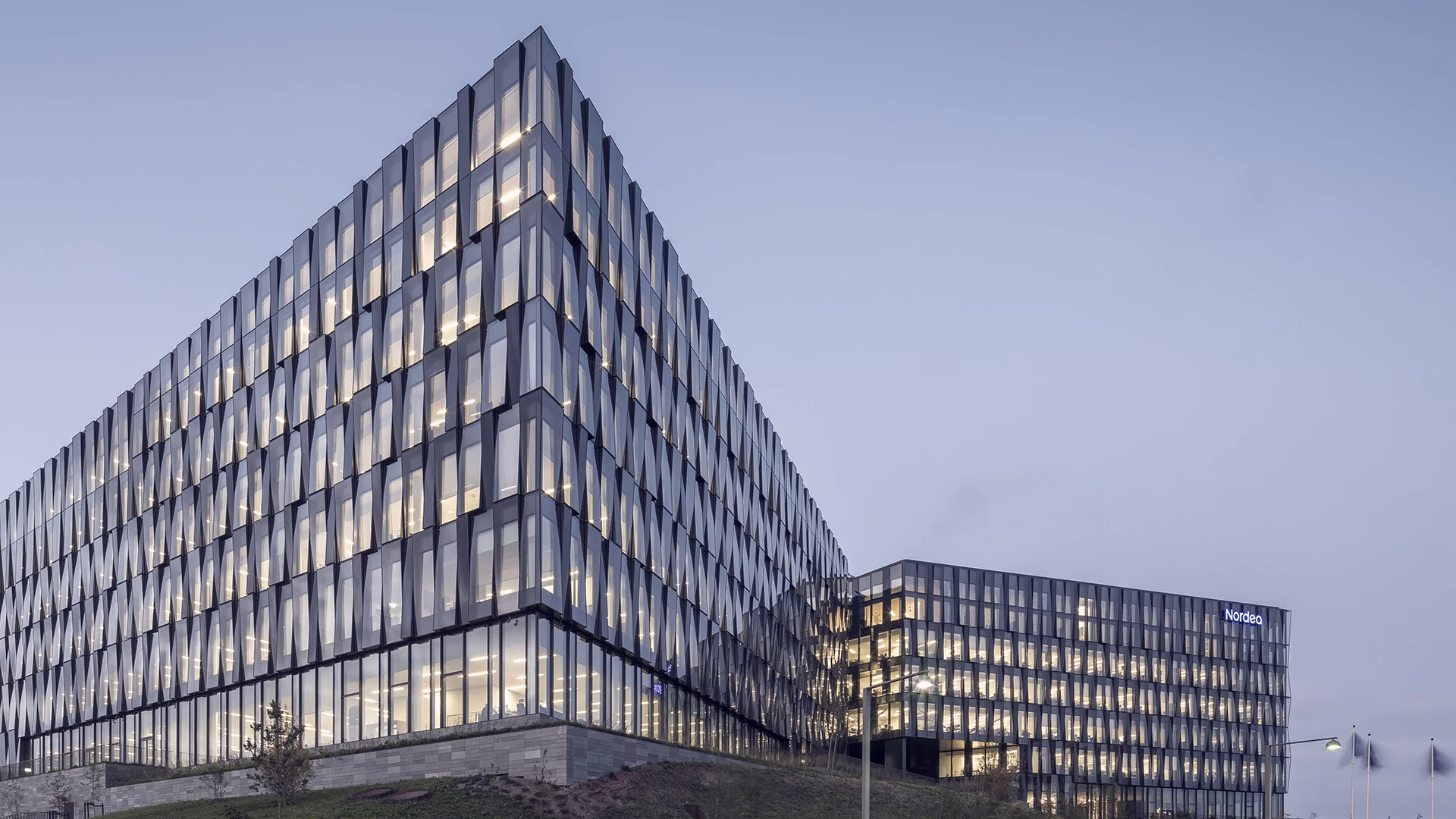 /cph_metro-building-at-dusk%20-%20BANNER%20IR.